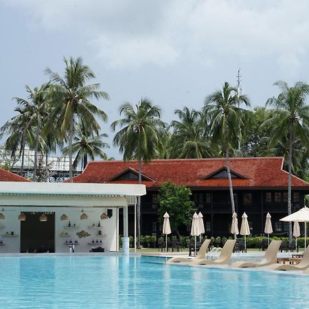 Pelangi Beach Resort & Spa, Langkawi Екстериор снимка The swimming pool at the resort