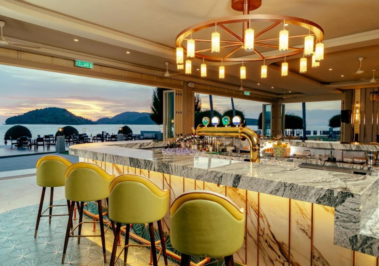 Pelangi Beach Resort & Spa, Langkawi Екстериор снимка The Bar