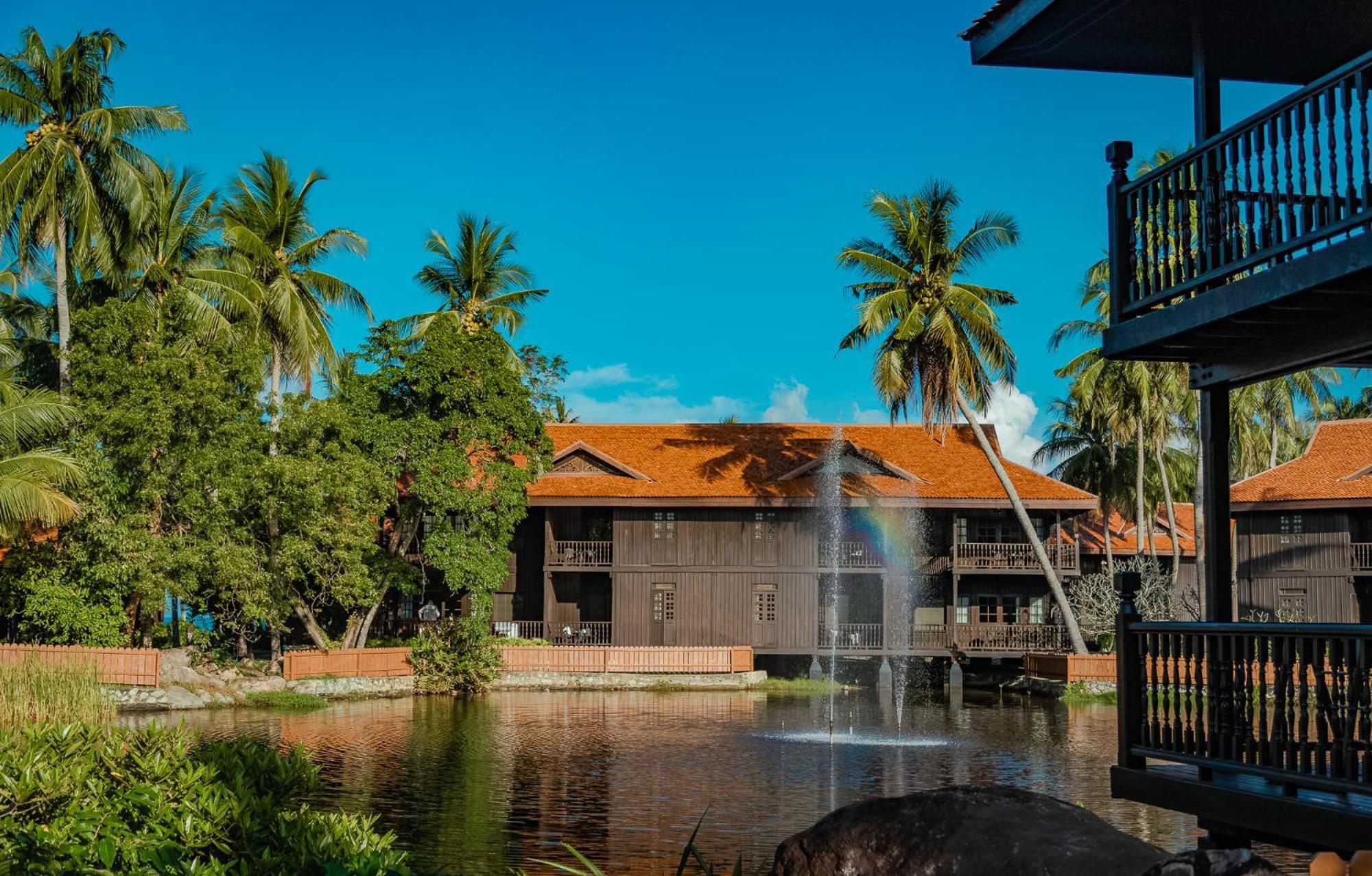 Pelangi Beach Resort & Spa, Langkawi Екстериор снимка The resort's main building