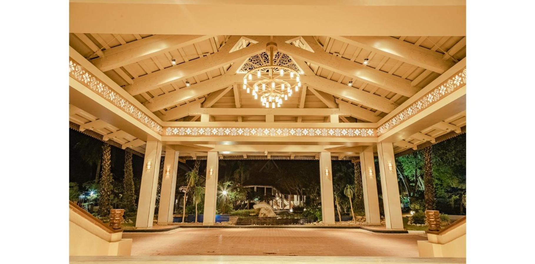 Pelangi Beach Resort & Spa, Langkawi Екстериор снимка The lobby of the Royal Thai Suite