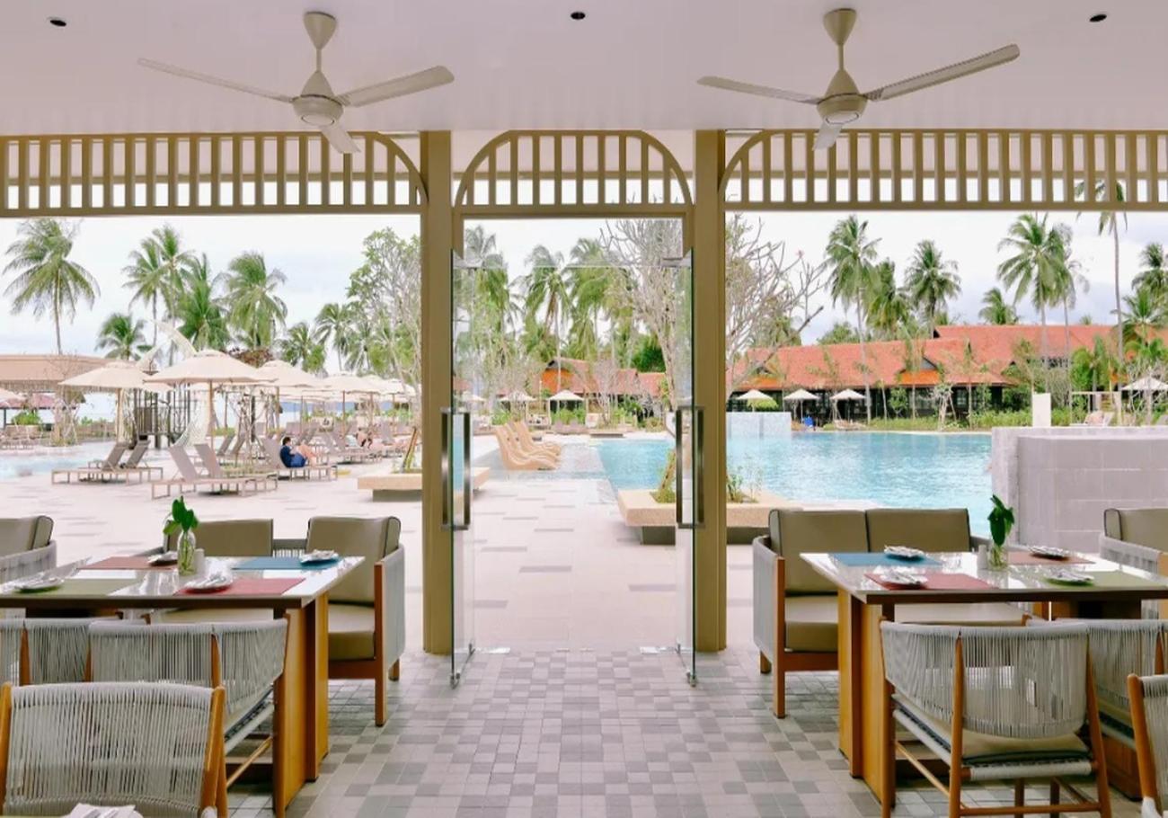 Pelangi Beach Resort & Spa, Langkawi Екстериор снимка The restaurant at the resort