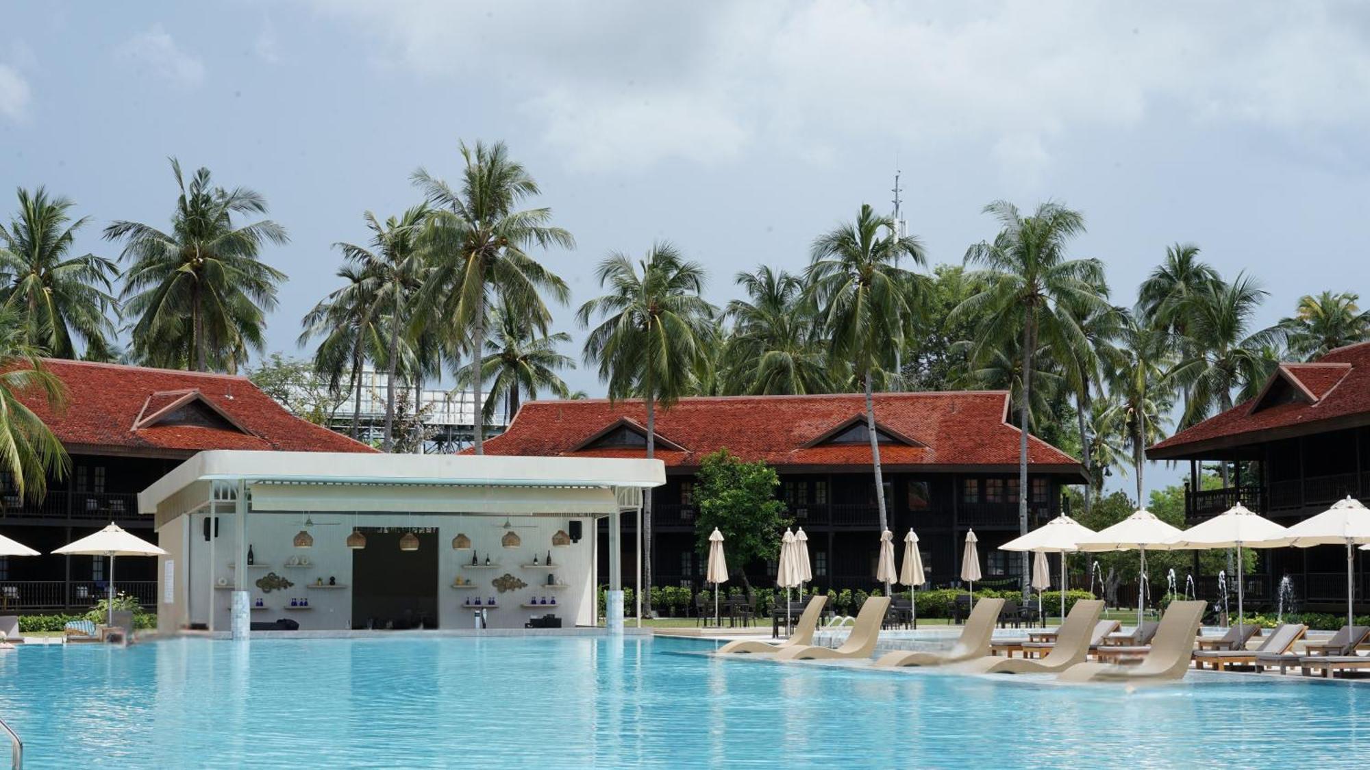 Pelangi Beach Resort & Spa, Langkawi Екстериор снимка The swimming pool at the resort
