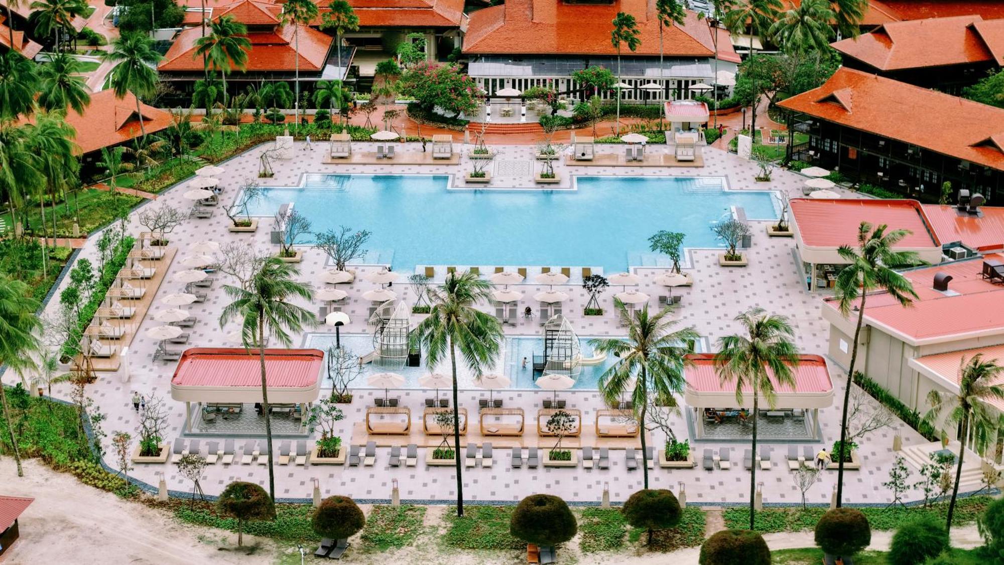 Pelangi Beach Resort & Spa, Langkawi Екстериор снимка The pool at the Royal Thai Hotel